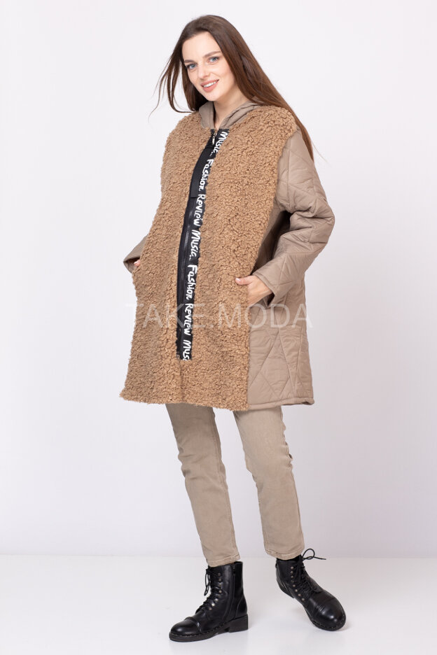 Комбинированное пальто с декорированной застежкой